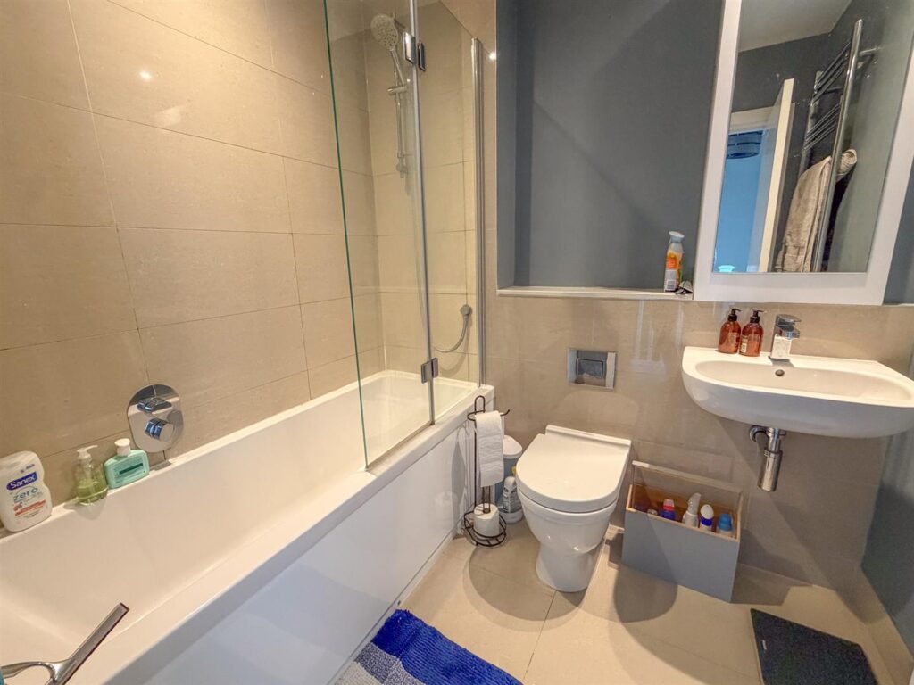 21 oak Park, Ballawattleworth Estate, Peel, Isle Of Man