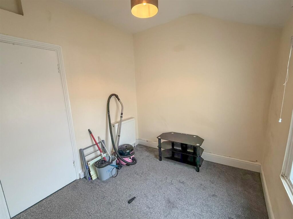 Flat 6, 26 Christian Road