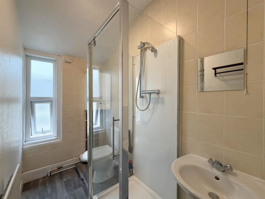 Flat 6, 26 Christian Road