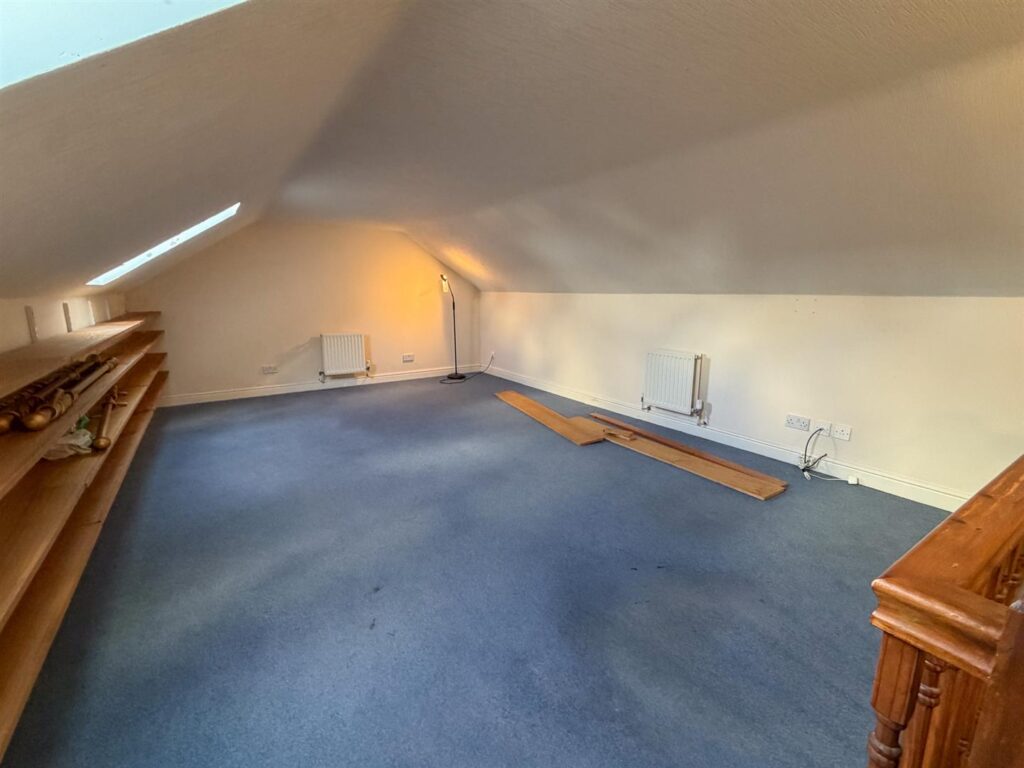 3 The Grove, Peel