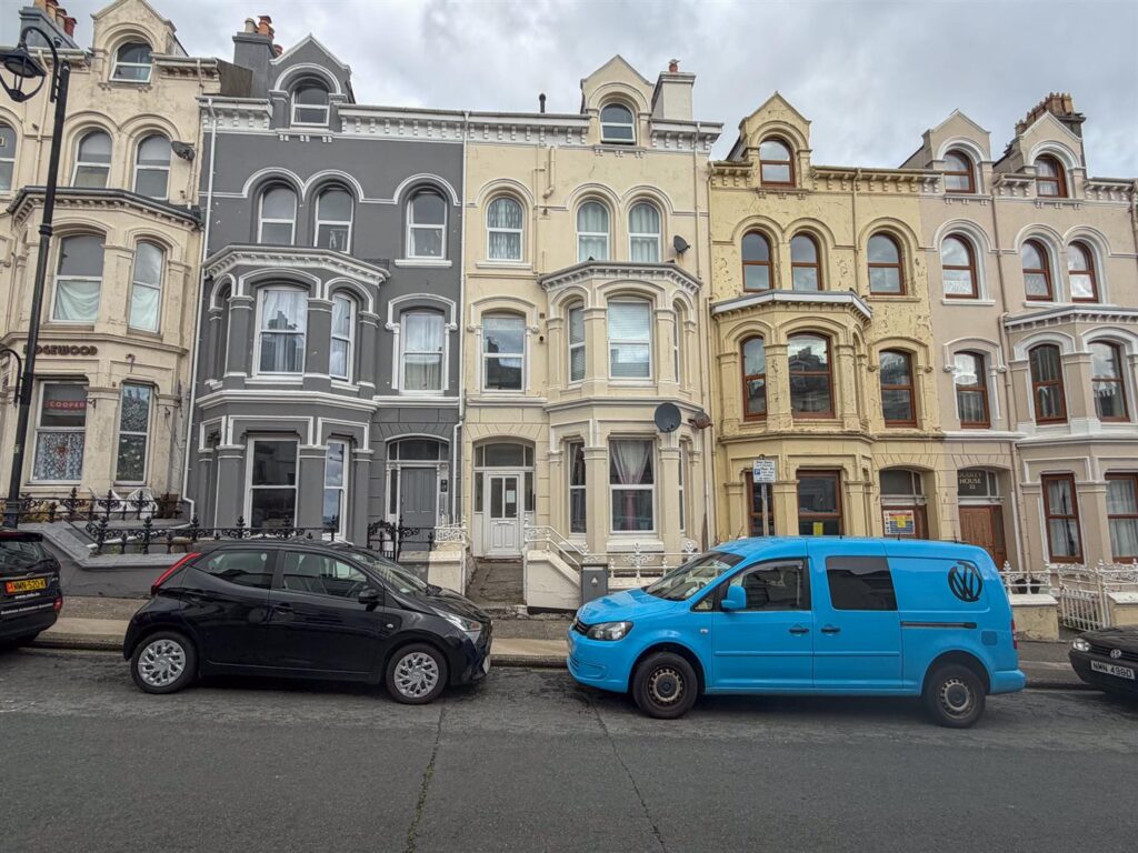 Flat 6, 26 Christian Road