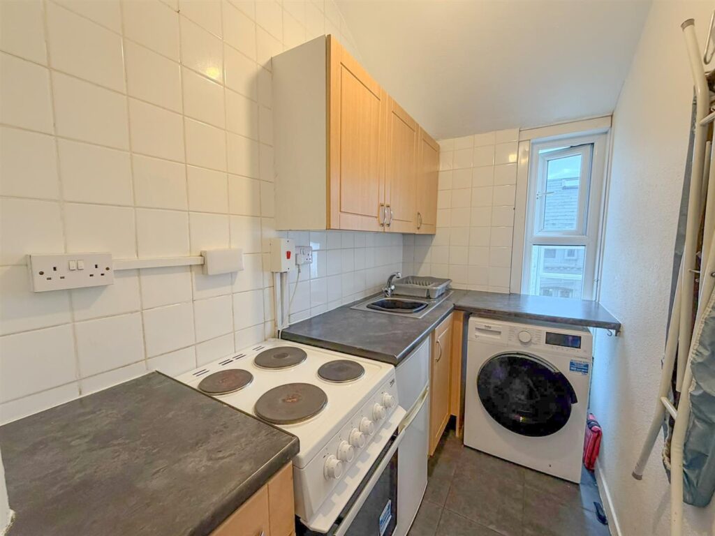 Flat 6, 26 Christian Road